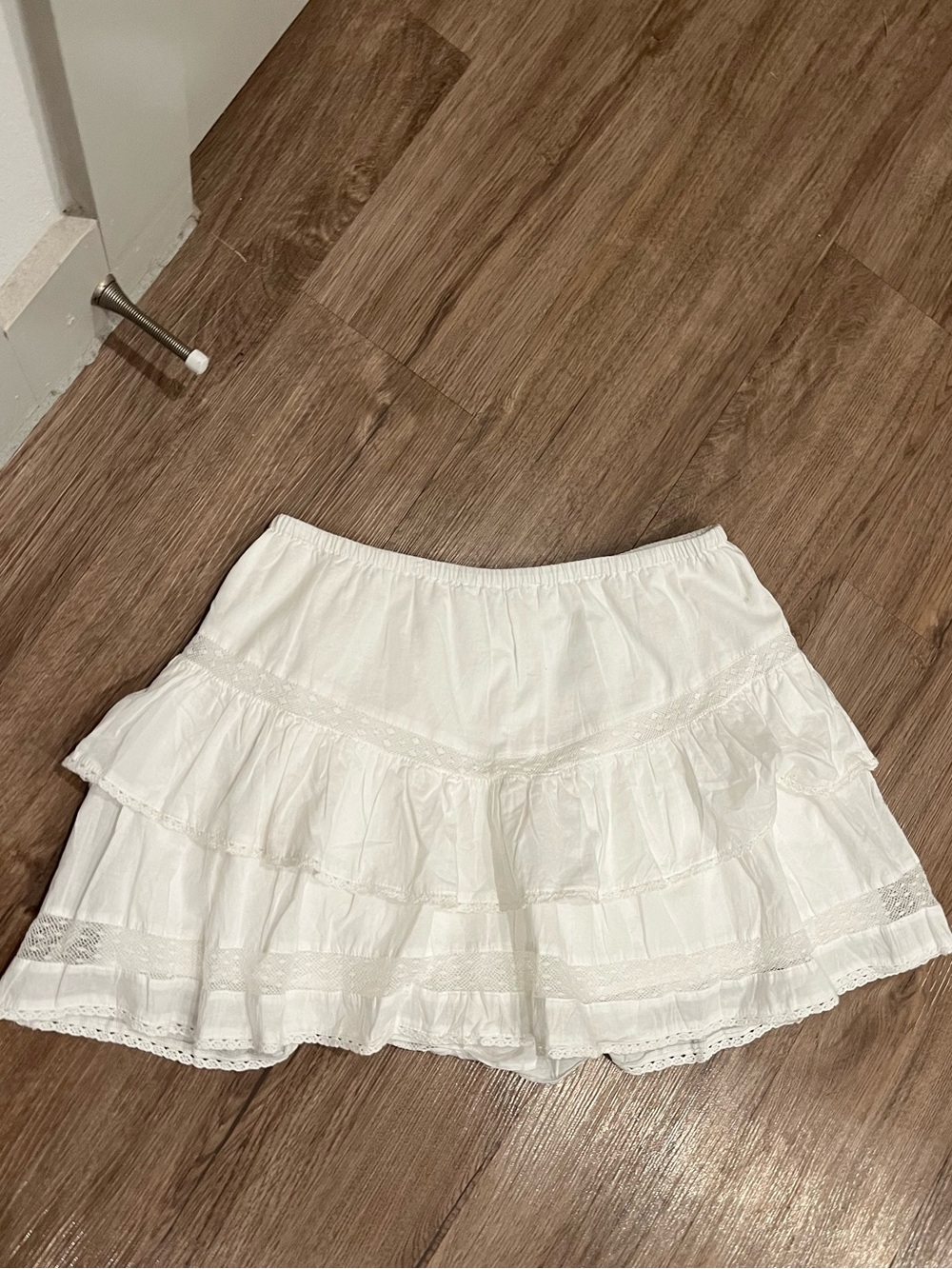 Abercrombie never worn white skort